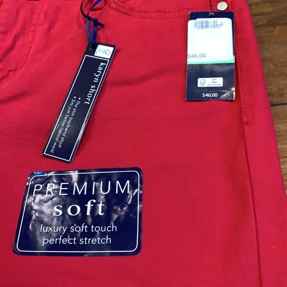 New Bandolino red boyfriend shorts 8P - Picture 2 of 5